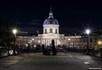 Fototapeta na wymiar The Institut de France viewed from the Pont des Arts