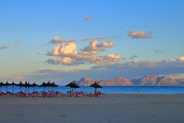 Fototapeta premium Evening on the deserted beach of the island.