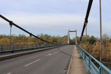 Pont routier de Vernaison Solaize - Pont suspendu sur le Rhône  - Construit en 1959 - Département du Rhône - France