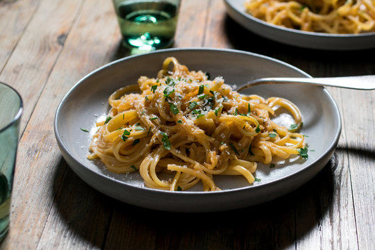 Linguine With Melted Onions