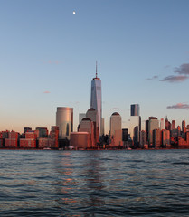 Naklejka premium Manhattan im Abendrot