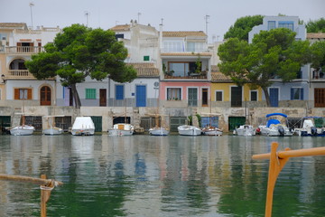 Gruppo di case e barche a Palma di Maiorca