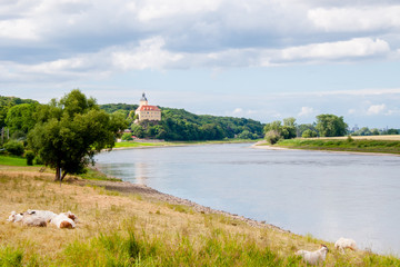 Schloss Neuhirschstein - Elbtal bei Mei&szlig;en, Riesa, Diesbar-Seu&szlig;litz, Sachsen