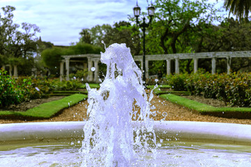 Fuente y parque