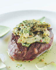 cocina gourgmet con carne al sartén