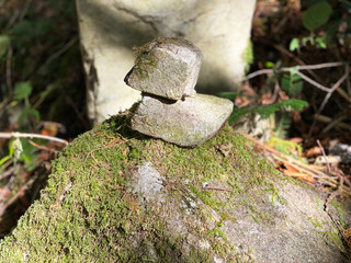 願掛け岩　石