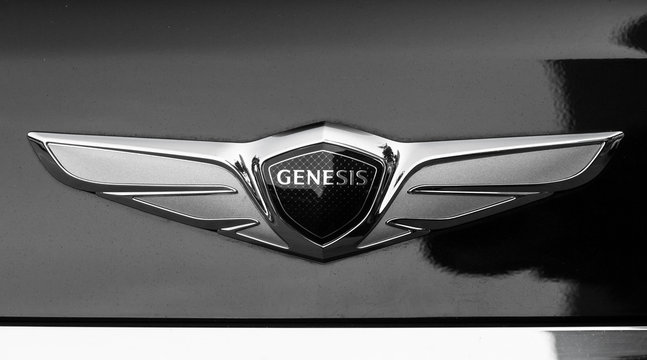 genesis car company logo