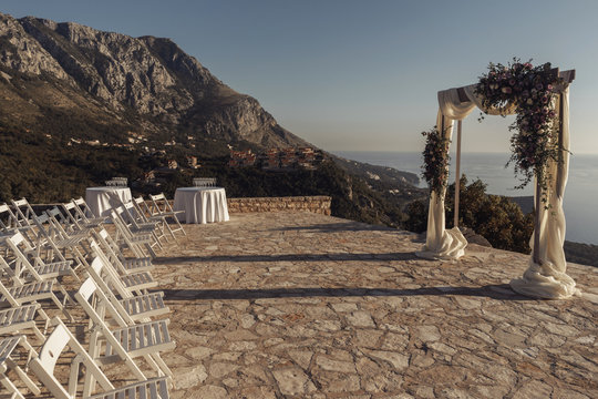 Wedding arc on the sea