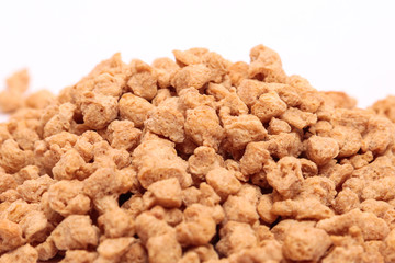 Proteína de soja texturizada fina, deshidratada.