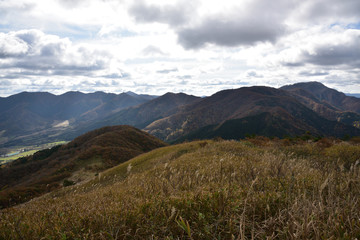Fototapeta na wymiar 日本の美しい秋の山