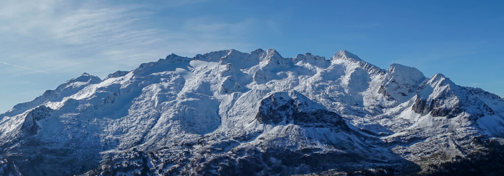 Macizo del Aneto y Maledetta nevado