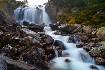 Cascada de seda en los PIRINEOS