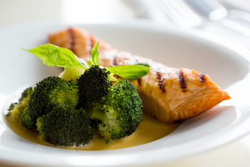 grilled salmon steak with broccoli