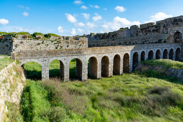 Obraz premium Old venetian fortress in small greek town Methoni on Peloponnese