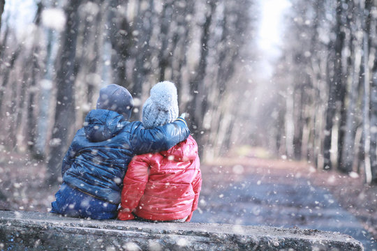 Kids Walk In The Park First Snow