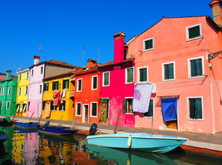 Fototapeta na wymiar View of the colorful houses in Burano island, Venice, Italy