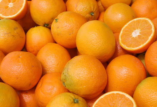 fresh orange oranges grown with organic techniques without pesti