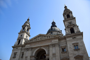 Fototapeta na wymiar St. Stephen's Basilica is a Roman Catholic basilica in Budapest