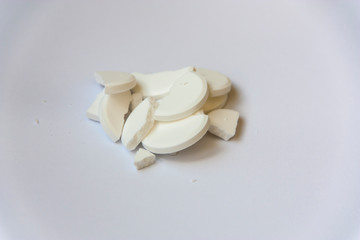 Fototapeta na wymiar Tablets pills on white background