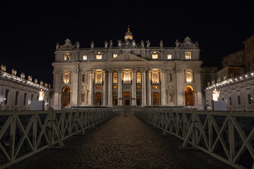 Obraz premium Der Petersdom bei Nacht