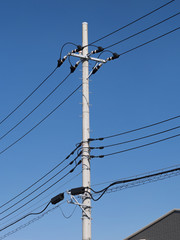 住宅街の送電線