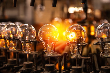 Automated workshop conveyor for production of glass lamps bulbs factory