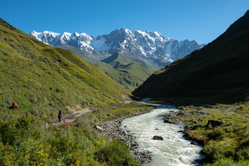 Walking trek to Shakra glacier