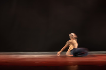 O movimento abstrato da dança brasileira.