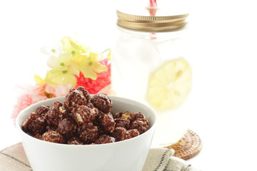 lemonade and chocolate pop corn