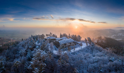 Fortem Ostróg Spitzberg zimą, widok z powietrza