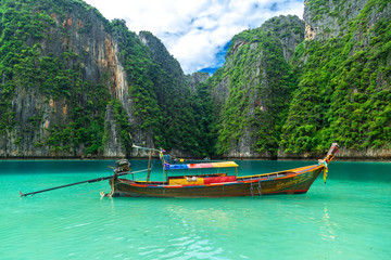 Fototapeta na wymiar Thai Boat Taxi 04