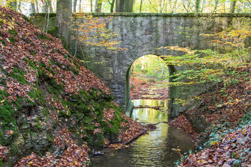 Herbstwanderung im Extertal auf dem Patensteig. Der Weg führt entlang des Siekbach und Rickbach....