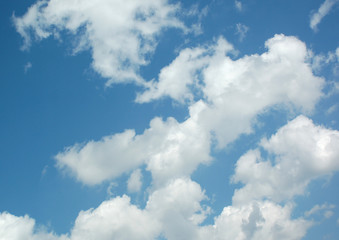 clouds in the blue sky