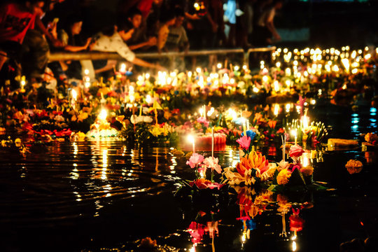 BANGKOK THAILAND - NOVEMBER 11 : Loy Krathong festival, Night shot of thai people celebrating full moon festival loy krathong on November 11, 2019 in Bangkok, Thailand