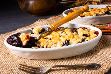 Cinnamon prunes with crumble