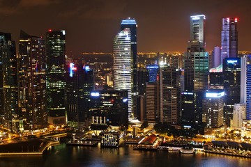 Fototapeta na wymiar Singapore Marina Bay skyline at night