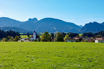 Blick auf Weißensee bei Füssen in Bayern