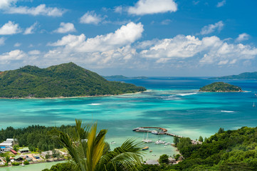 Naklejka premium Scenic landscape view from top of fond ferdinand nature reserve in Praslin on Bay of St. Anne. Amazing views of Seychelles and Indian Ocean.