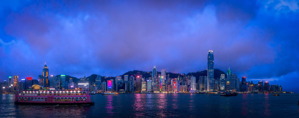 Fototapeta na wymiar High-resolution Hong Kong panorama at dusk