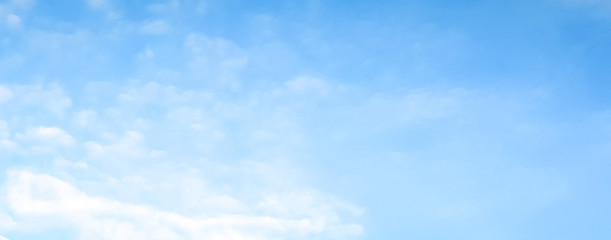 Obraz premium blue sky with beautiful natural white clouds