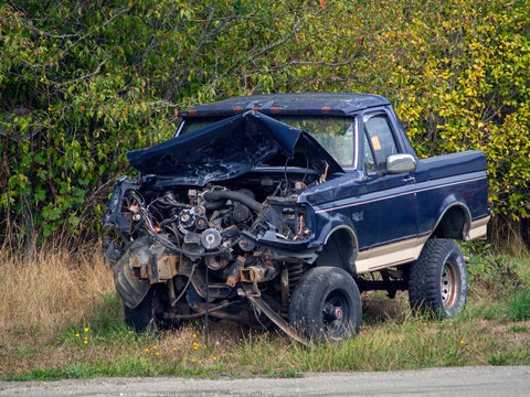 Wrecked Def Obrázky Wrecked – procházejte fotografie, vektory a videa 1,689,251 ...