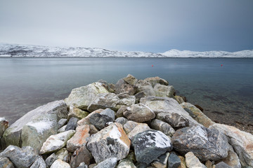 Fototapeta na wymiar Zarter Tag im Fjord
