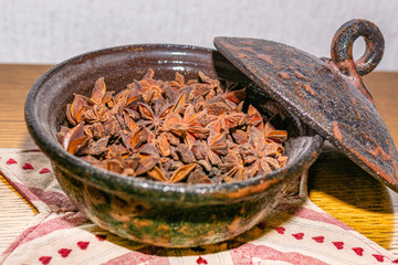 Sternanis