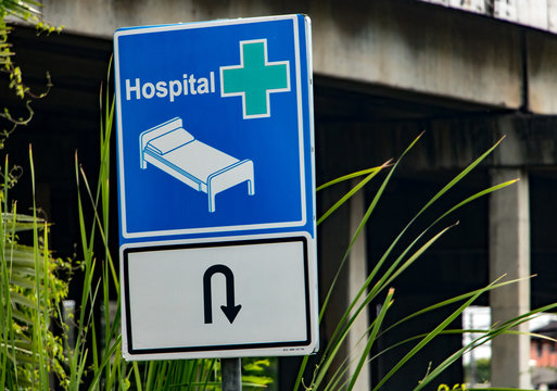 Information sign on the direction of the road to the hospital.