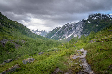 Fototapeta na wymiar Path into the Norwegian wilderness in glacier national park