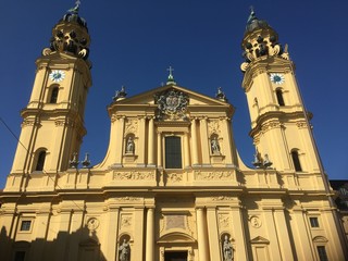 Fototapeta na wymiar church in vienna