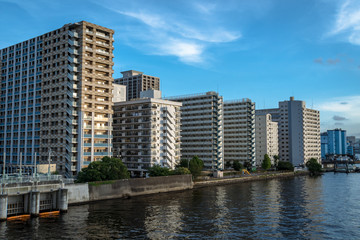 Fototapeta na wymiar 豊洲の高層住宅群