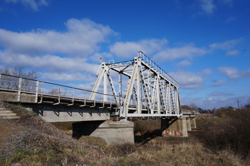 Obraz premium Railway bridge over the river