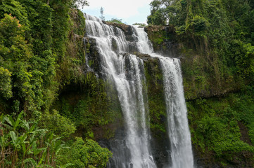 Fototapeta na wymiar Tad yuang fall , A big waterfall in Jam Pha Sak,Bolaven, Laos