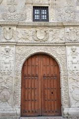 Fototapeta na wymiar Porte de palais à Avila, Espagne